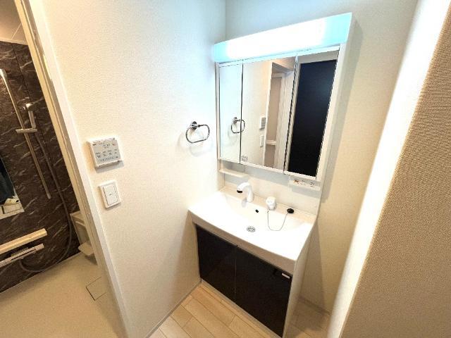 洗面設備　洗髪洗面化粧台