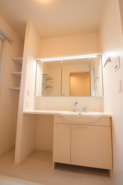 洗面設備　１０３　洗髪洗面化粧台