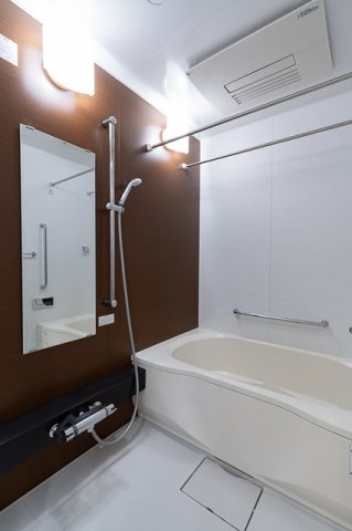 バス・シャワールーム　※写真は同タイプ住戸です。