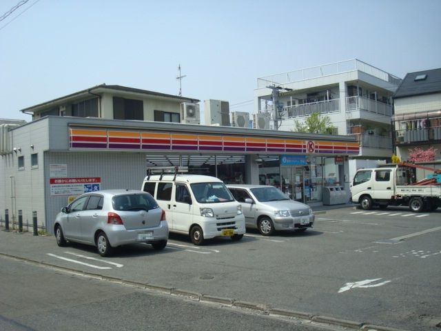 コンビニ　サークルK児玉西店（コンビニ）まで215m