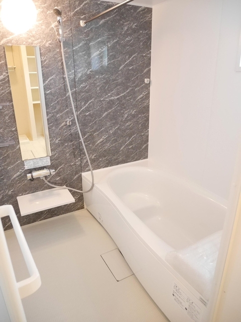 バス・シャワールーム　２０１　バスルーム