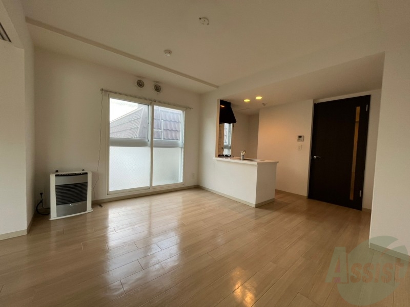 居室・リビング　広くてキレイなお部屋が広がっていて、充実した生活が送れそう。