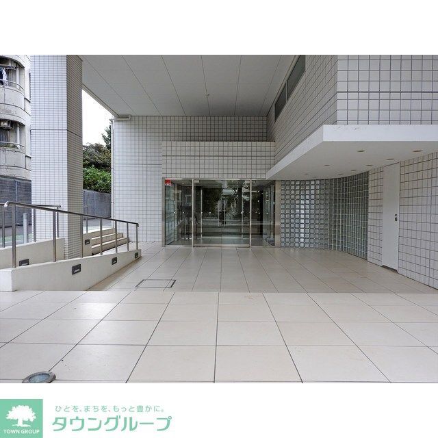 エントランス　車いす対応　スペースあり