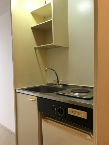 キッチン　電気コンロ　冷蔵庫付