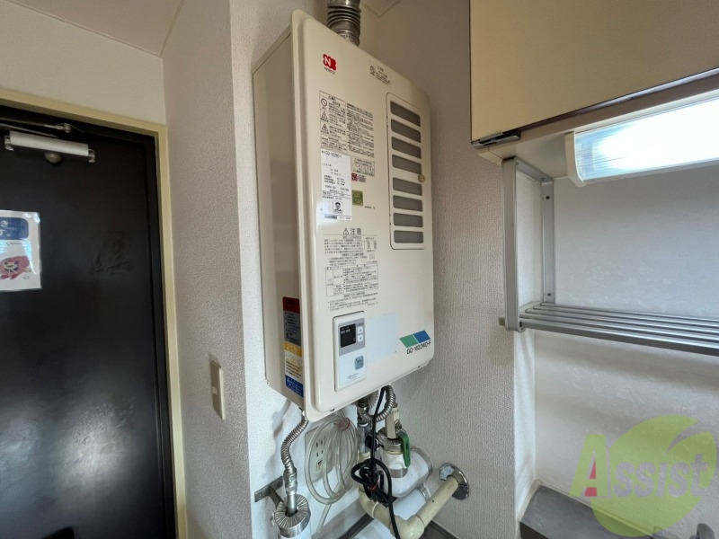 その他設備　給湯器は簡単操作で温度調整ができますよ。