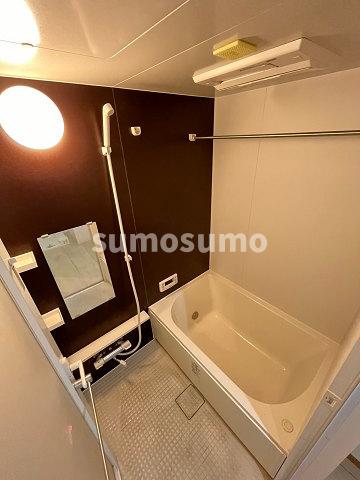 バス・シャワールーム　コンパクトで使いやすいお風呂です