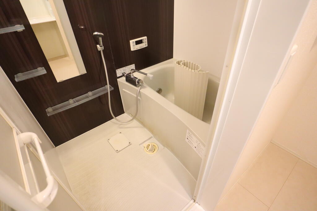 バス・シャワールーム　バス