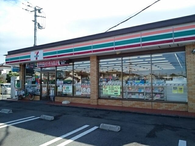 コンビニ　セブンイレブン栃木野木店（コンビニ）まで330m