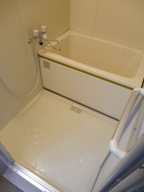 バス・シャワールーム　★清潔感のあるバスルームです★