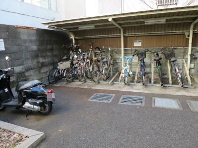 駐車場　■駐輪場