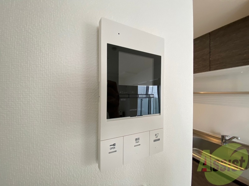 セキュリティ　ＴＶモニター付インターホンです。来客者の顔が見えるので安心！