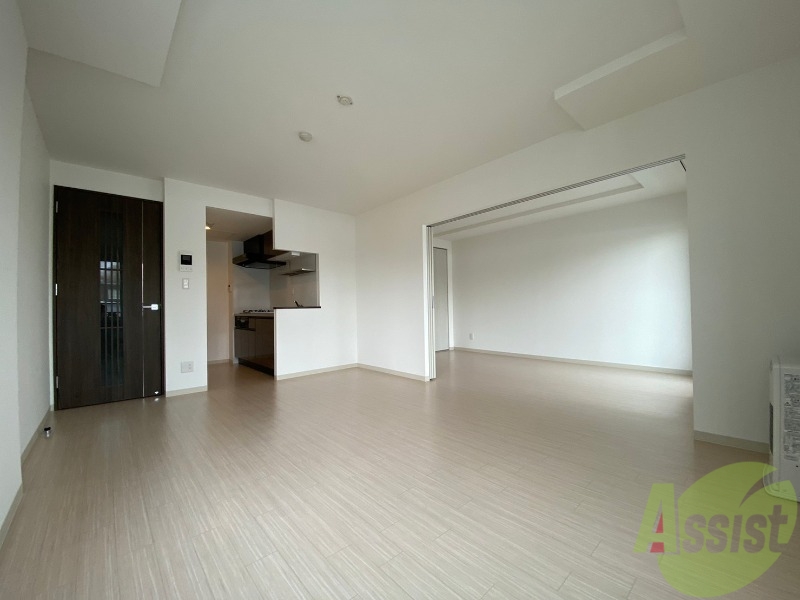 居室・リビング　広くてきれいなリビングです！快適に過ごせそうですね。