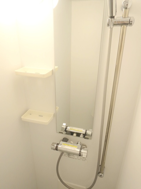 バス・シャワールーム　清潔感のあるシャワールームです♪