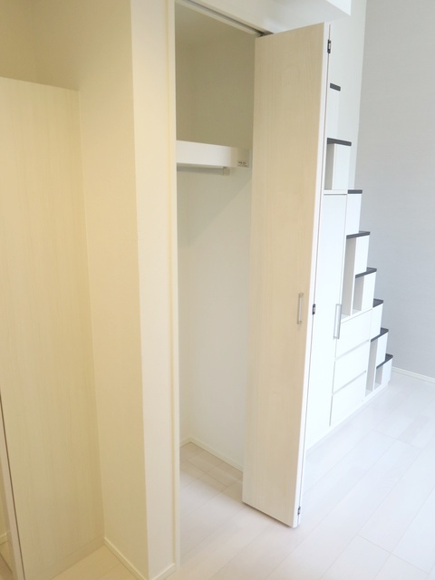 収納　レール付きの収納スペースです♪