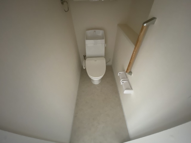 トイレ　★人気の温水洗浄便座付です★