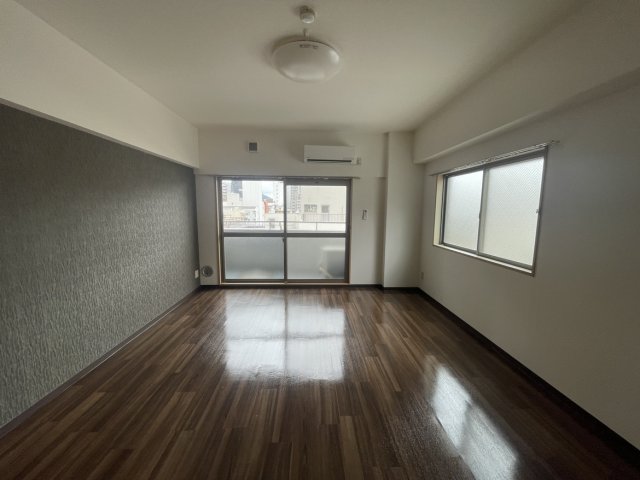 居室・リビング　同物件別号室の写真です。