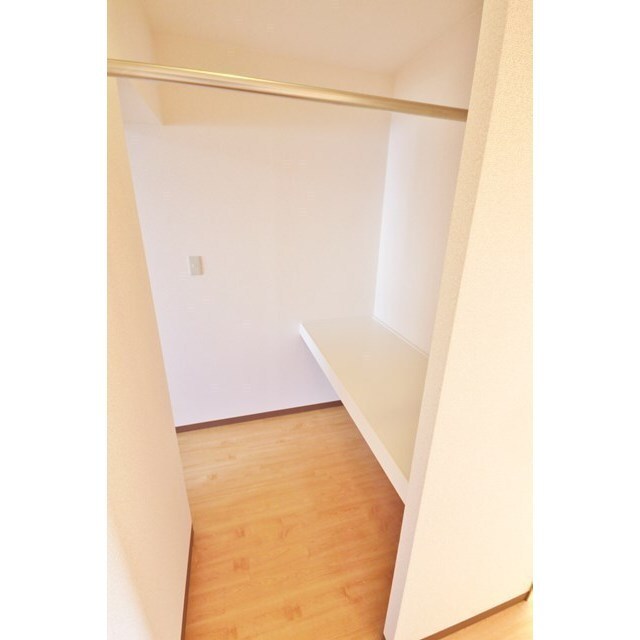 収納　ウォークスルークローゼット