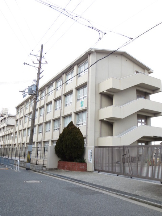 小学校　三宝小学校（小学校）まで350m