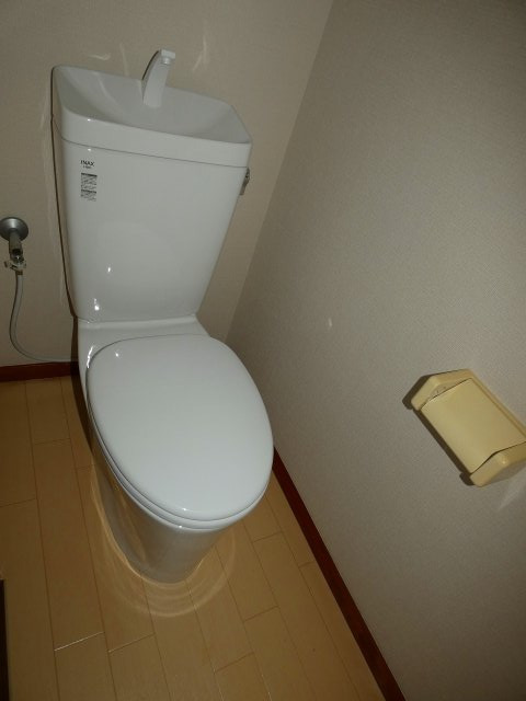 トイレ　メゾンケー