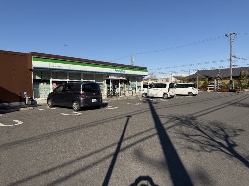 コンビニ　ファミリーマート 小牧中央三丁目店（コンビニ）まで905m