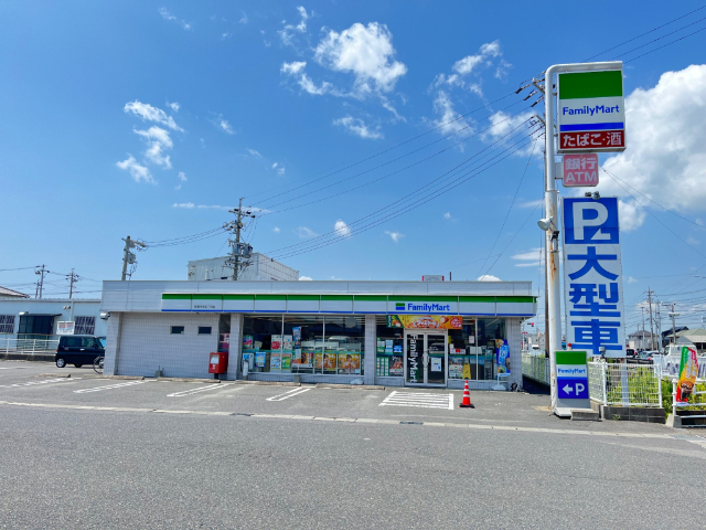 コンビニ　ファミリーマート鈴鹿寺家五丁目店（コンビニ）まで415m