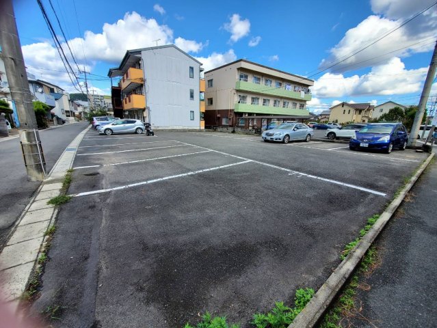 駐車場　車をお持ちの方に嬉しい駐車場付きの物件です