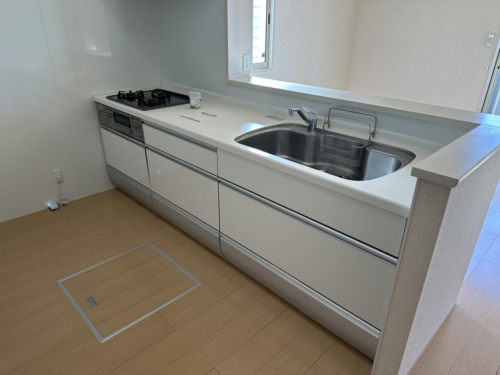 キッチン　※写真は101号室のものです