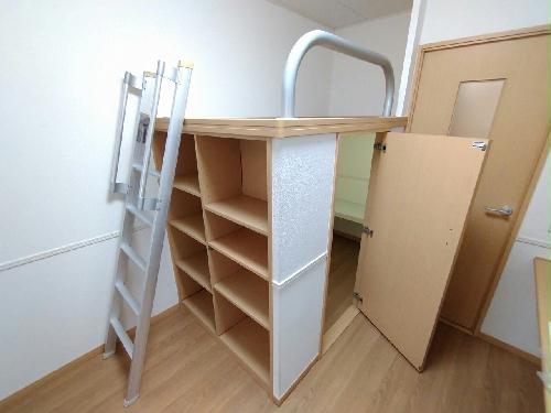 収納　収納内照明付き