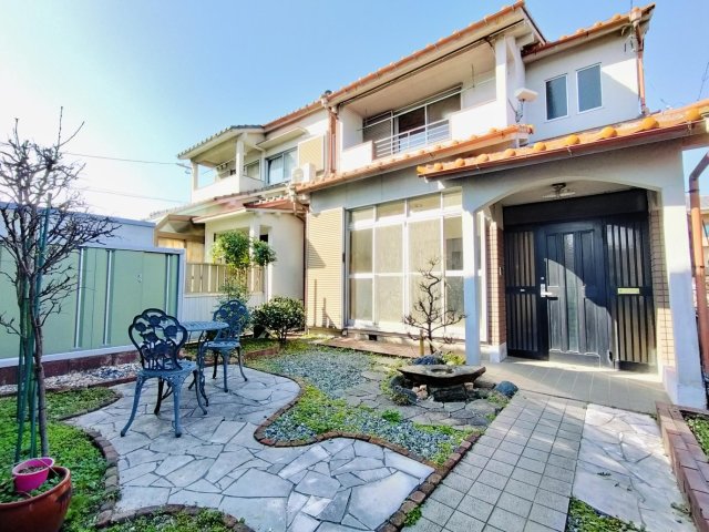 建物外観　外観・庭付・無料トランクルーム有