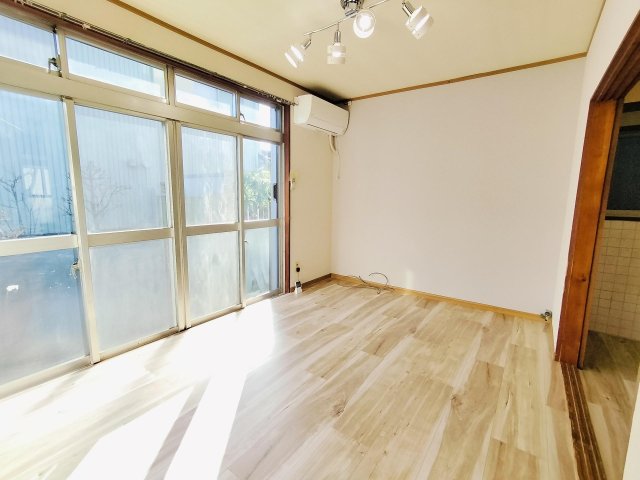 居室・リビング　日当たり良好な南向きリビング