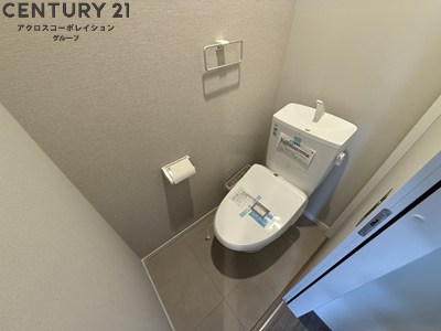 トイレ　温水洗浄便座完備。