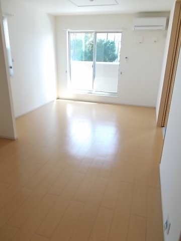 居室・リビング　【グランジュテ】居間です