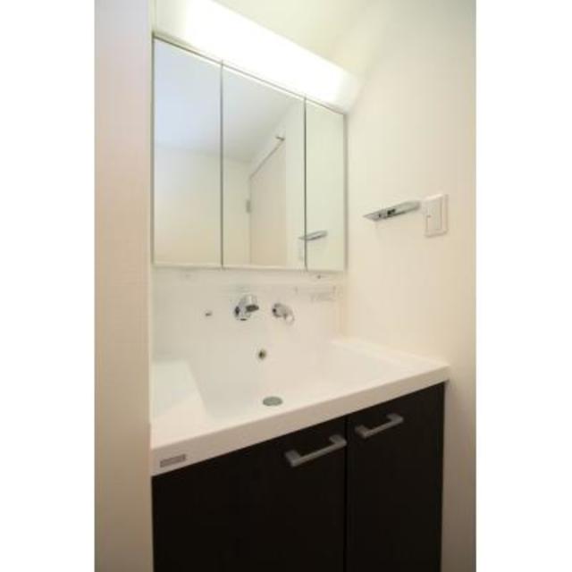 洗面設備　※写真は同タイプ住戸です。