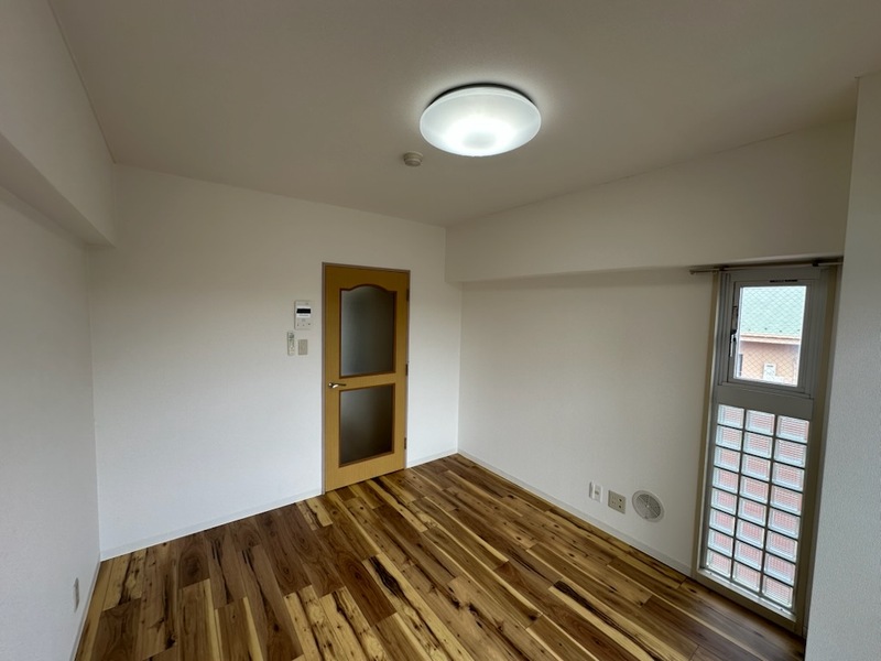 その他部屋・スペース　バルコニー側より撮影