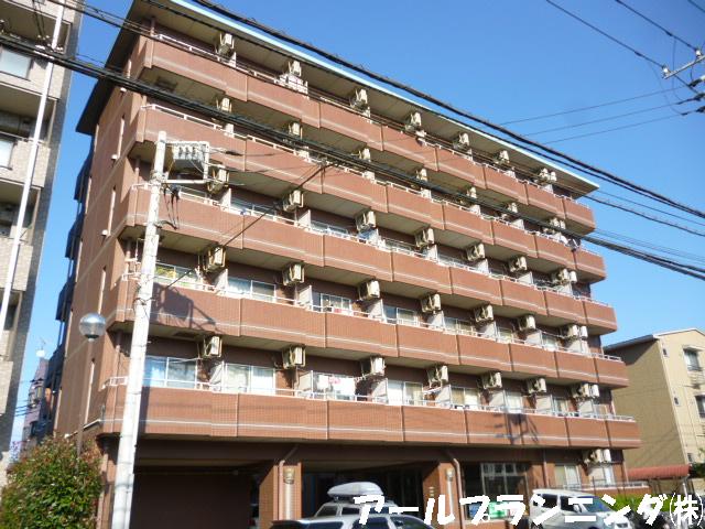 建物外観　オートロック、エレベータ、防犯カメラ付マンション