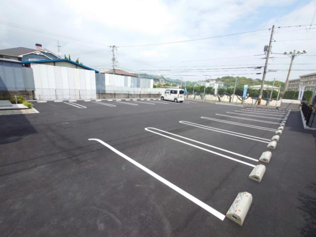 駐車場　駐車場