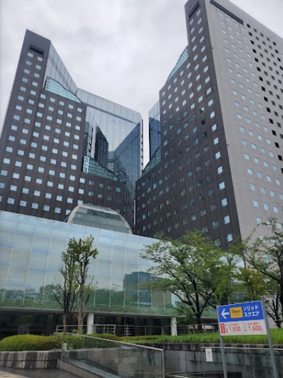 ショッピングセンター　ソリッドスクエア（ショッピングセンター）まで159m