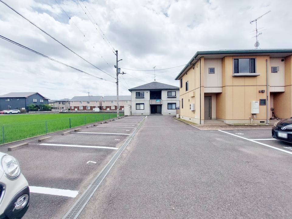 駐車場　駐車場