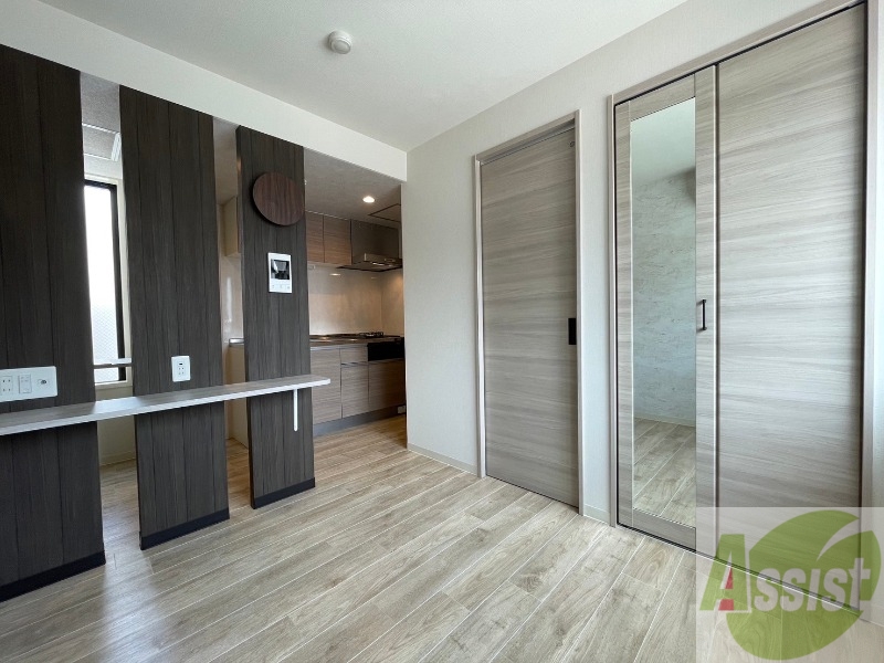 その他部屋・スペース　こちらのお部屋は光が差し込む、温かみのあるお部屋です。