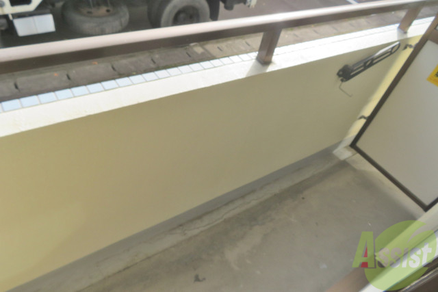 バルコニー　バルコニーは問題なく洗濯物が干せる広さですね。