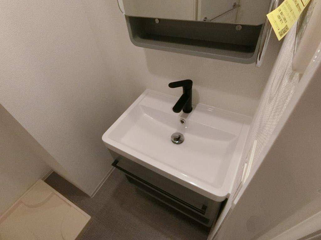 洗面設備　収納付き洗面台です！