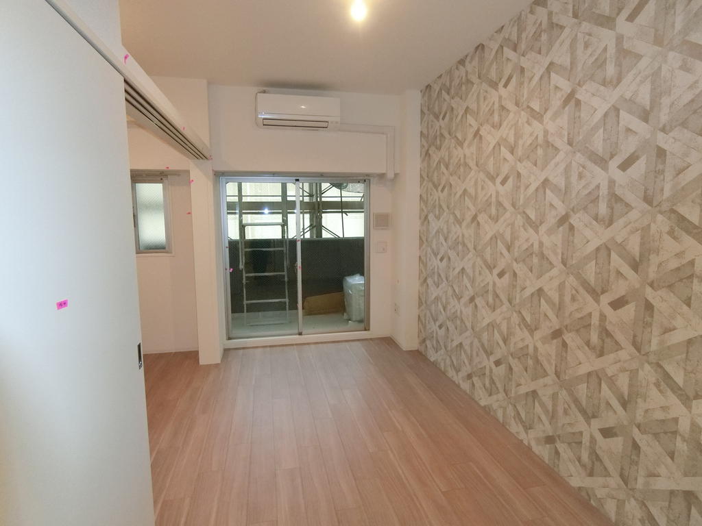 居室・リビング　室内フローリング、吊戸棚有ります♪