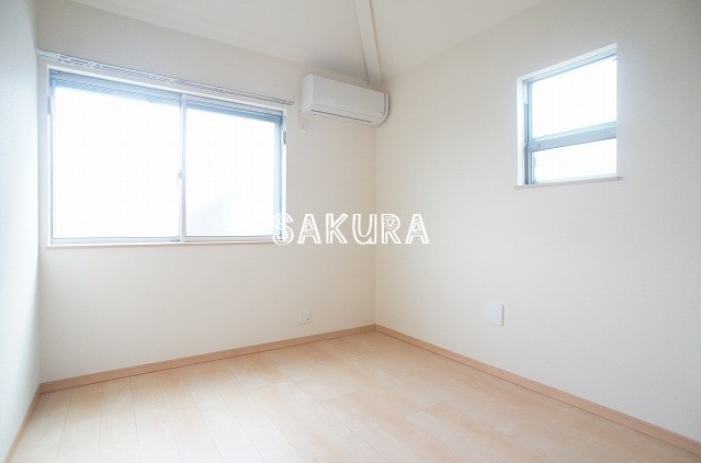 居室・リビング　使いやすい形の為、レイアウトを楽しめます♪