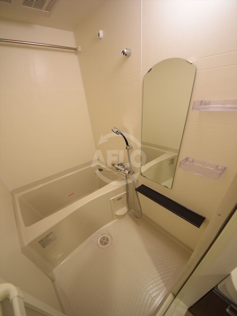 バス・シャワールーム　プレサンス心斎橋レヨン　風呂