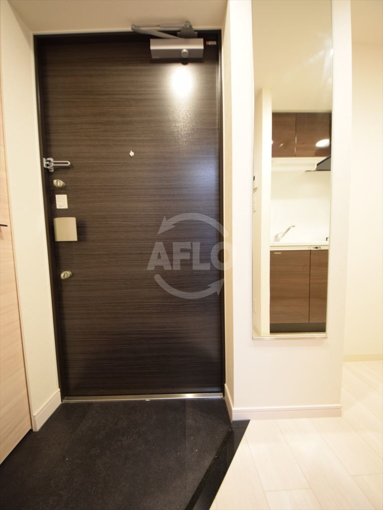 玄関　プレサンス心斎橋レヨン　玄関