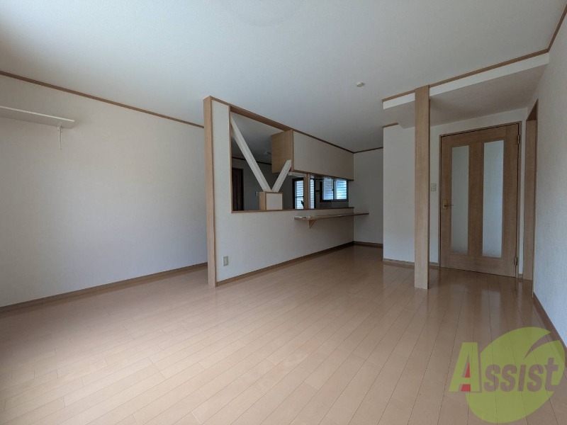 居室・リビング　広々としたリビングでゆっくり暮らせそうですね。