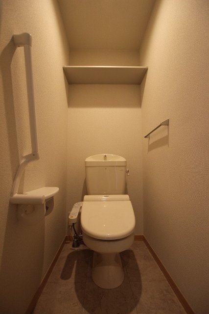 トイレ　別号室の写真です