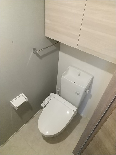 トイレ　１０１　温水洗浄暖房便座トイレ