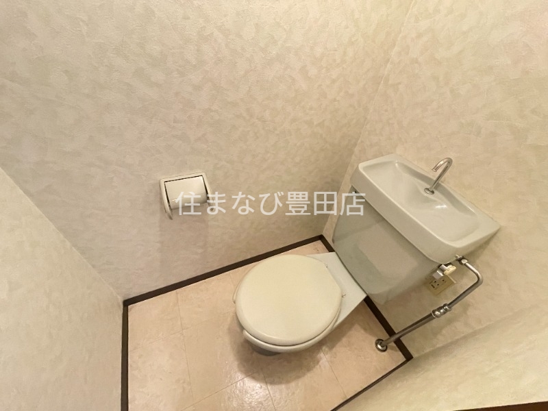 トイレ　同型写真