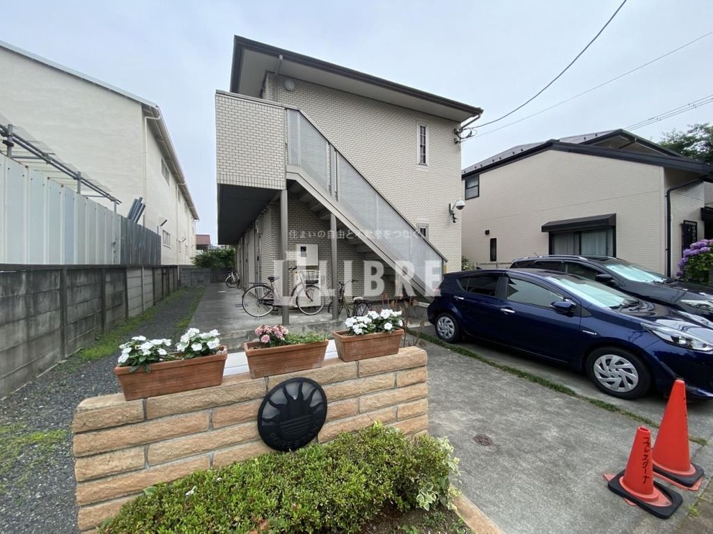 建物外観　駐車場
